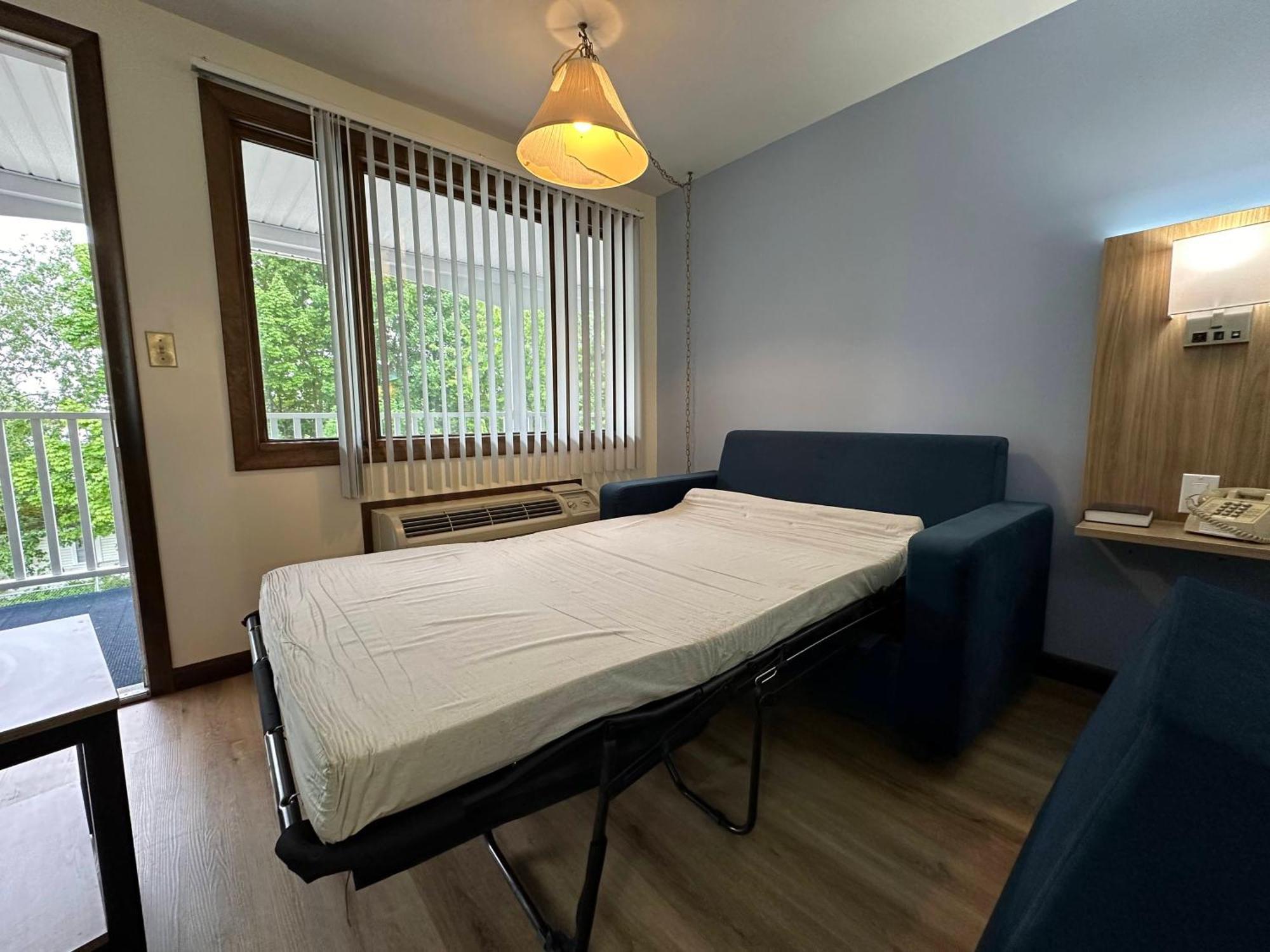 Usa Inn Уелс Екстериор снимка